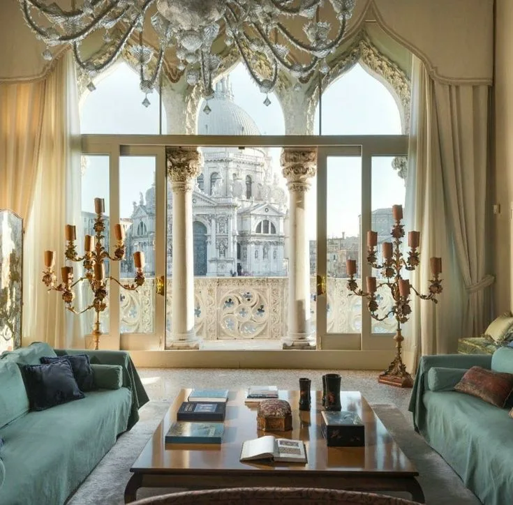 Candlelit palazzo dinner